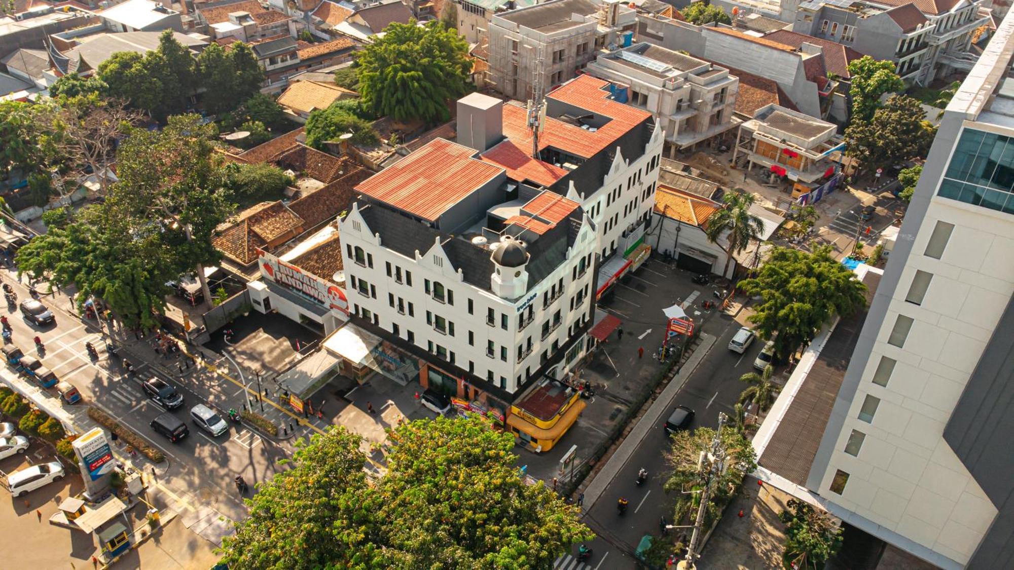 True Blue Hotel Menteng Jakarta Ngoại thất bức ảnh