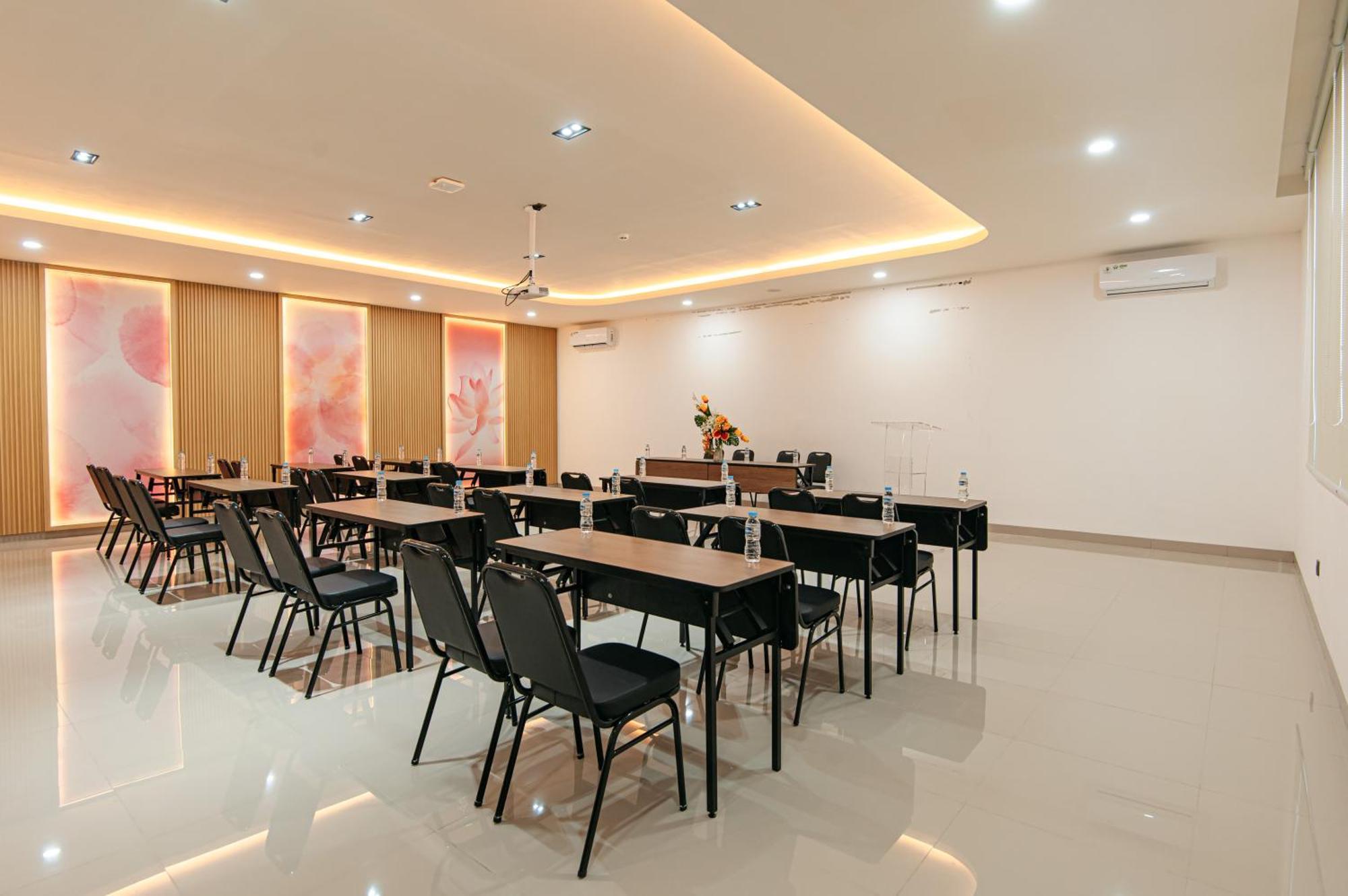 True Blue Hotel Menteng Jakarta Ngoại thất bức ảnh