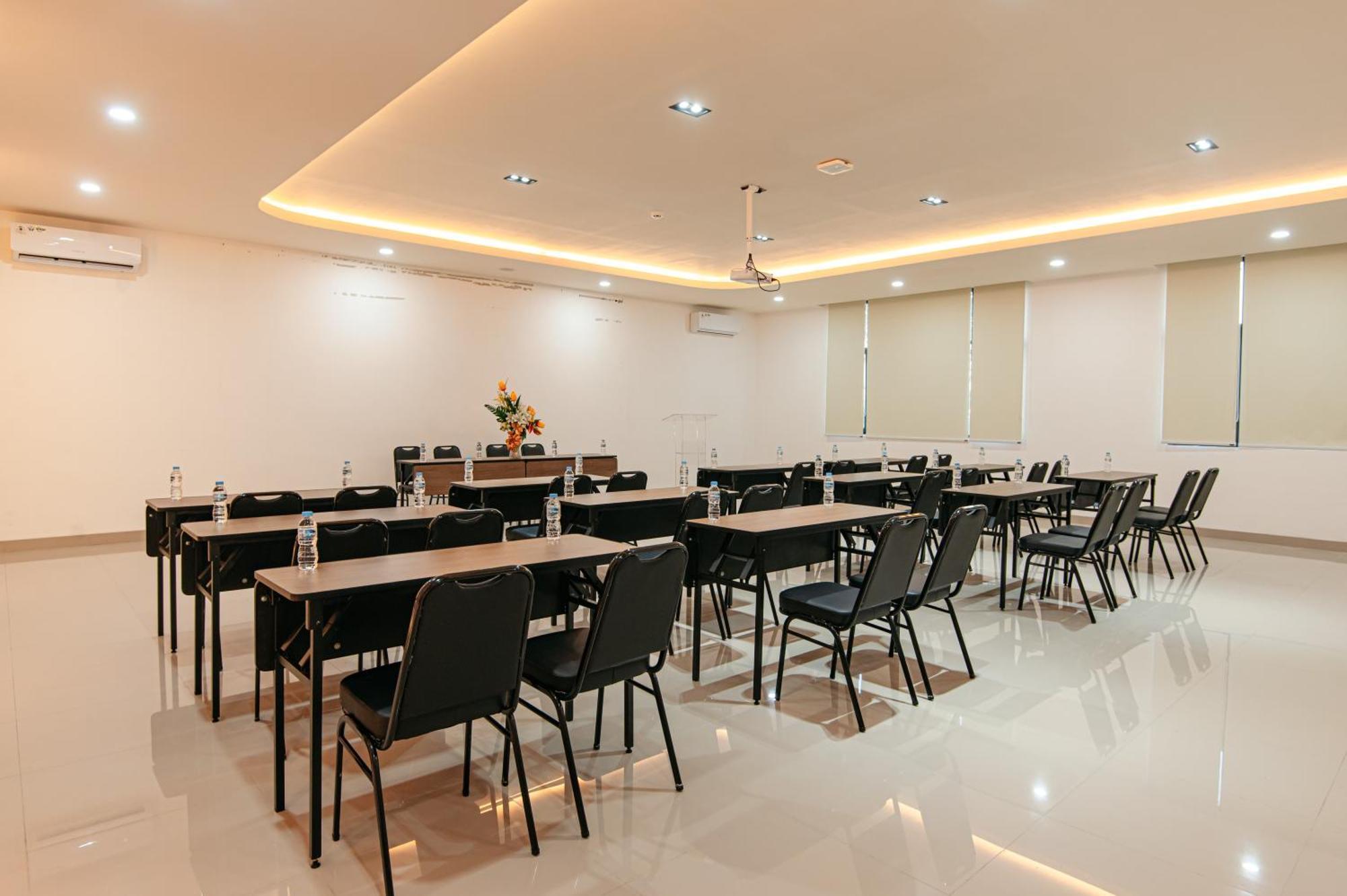 True Blue Hotel Menteng Jakarta Ngoại thất bức ảnh